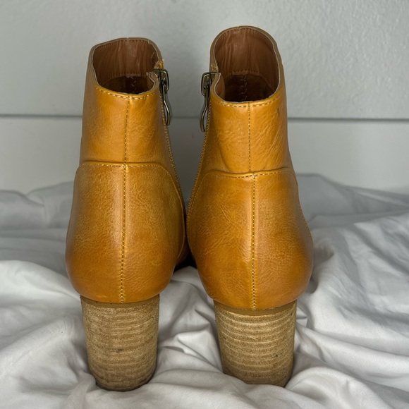 BEAST Fashion Tan Block Heel Booties – Size 9 👢 - Picture 7 of 7